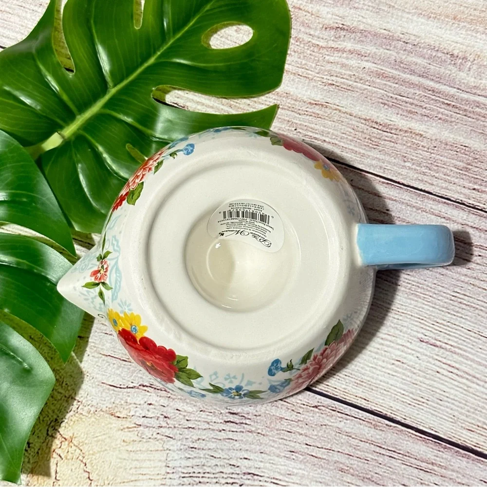 Pioneer Woman Ice Cream Scoop, Measuring Spoons and Juicer NEW